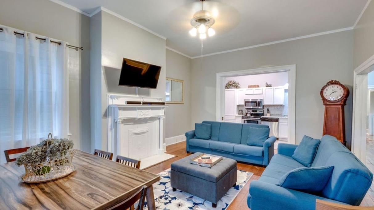 Comfortable Escape In Historic Downtown Савана Екстериор снимка