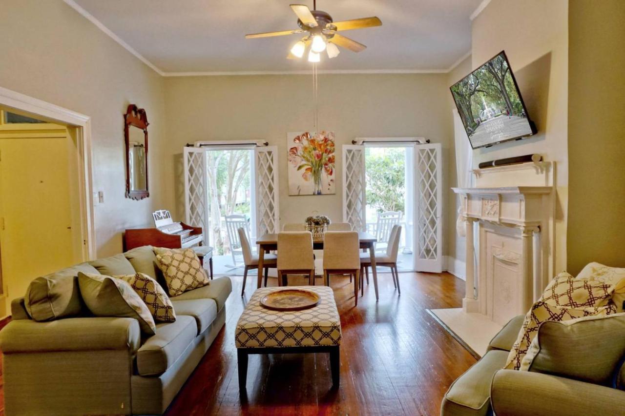 Comfortable Escape In Historic Downtown Савана Екстериор снимка